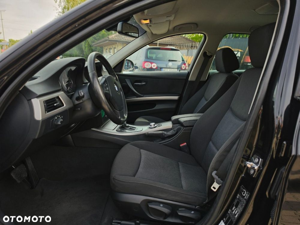 BMW Seria 3 - 25