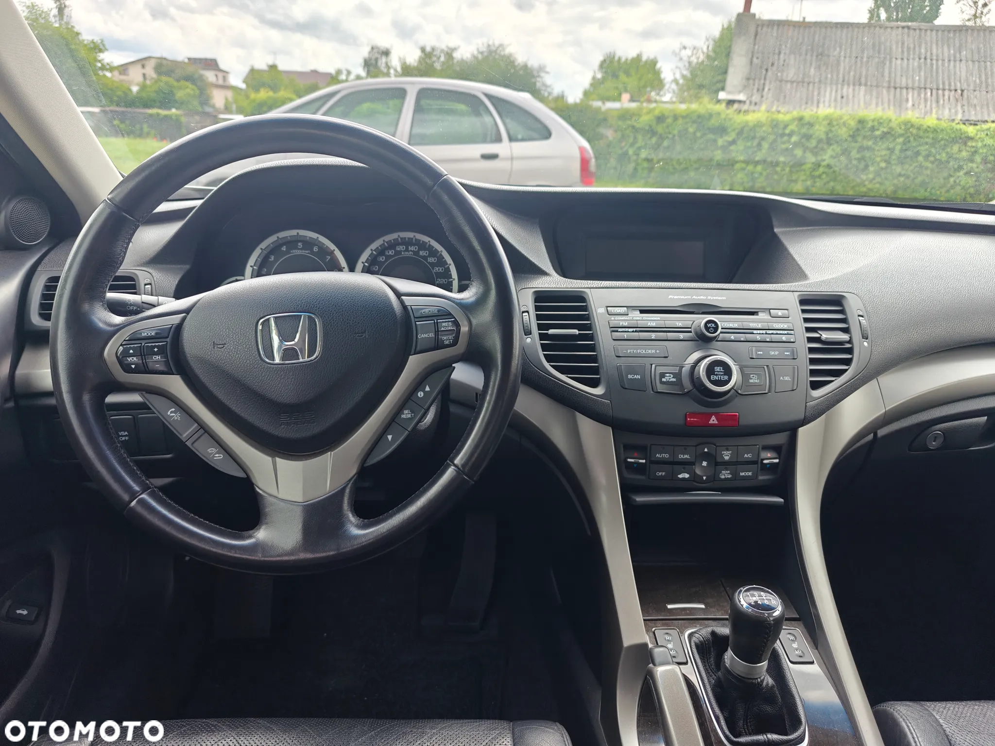Honda Accord 2.0 Executive - 38