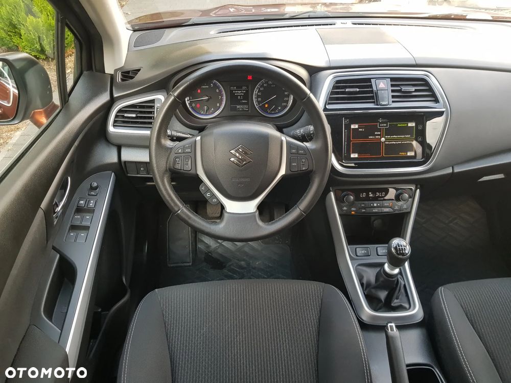 Suzuki SX4 S-Cross 1.4 T Premium - 9