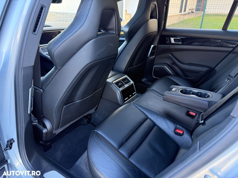 Porsche Panamera 4S Sport Turismo - 11