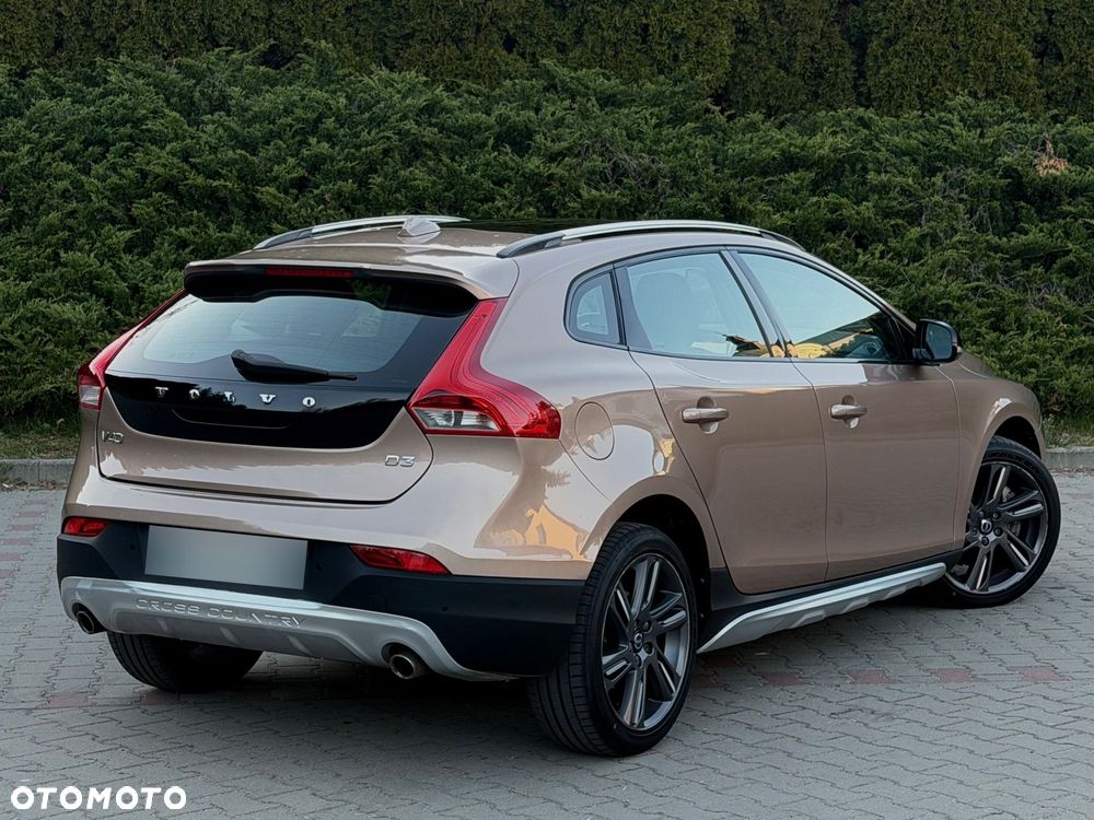 Volvo V40 Cross Country - 15