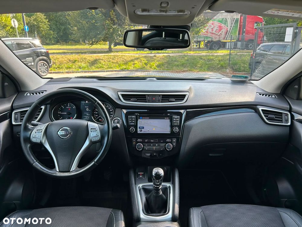 Nissan Qashqai 1.6 DCi 4x4 Tekna - 17