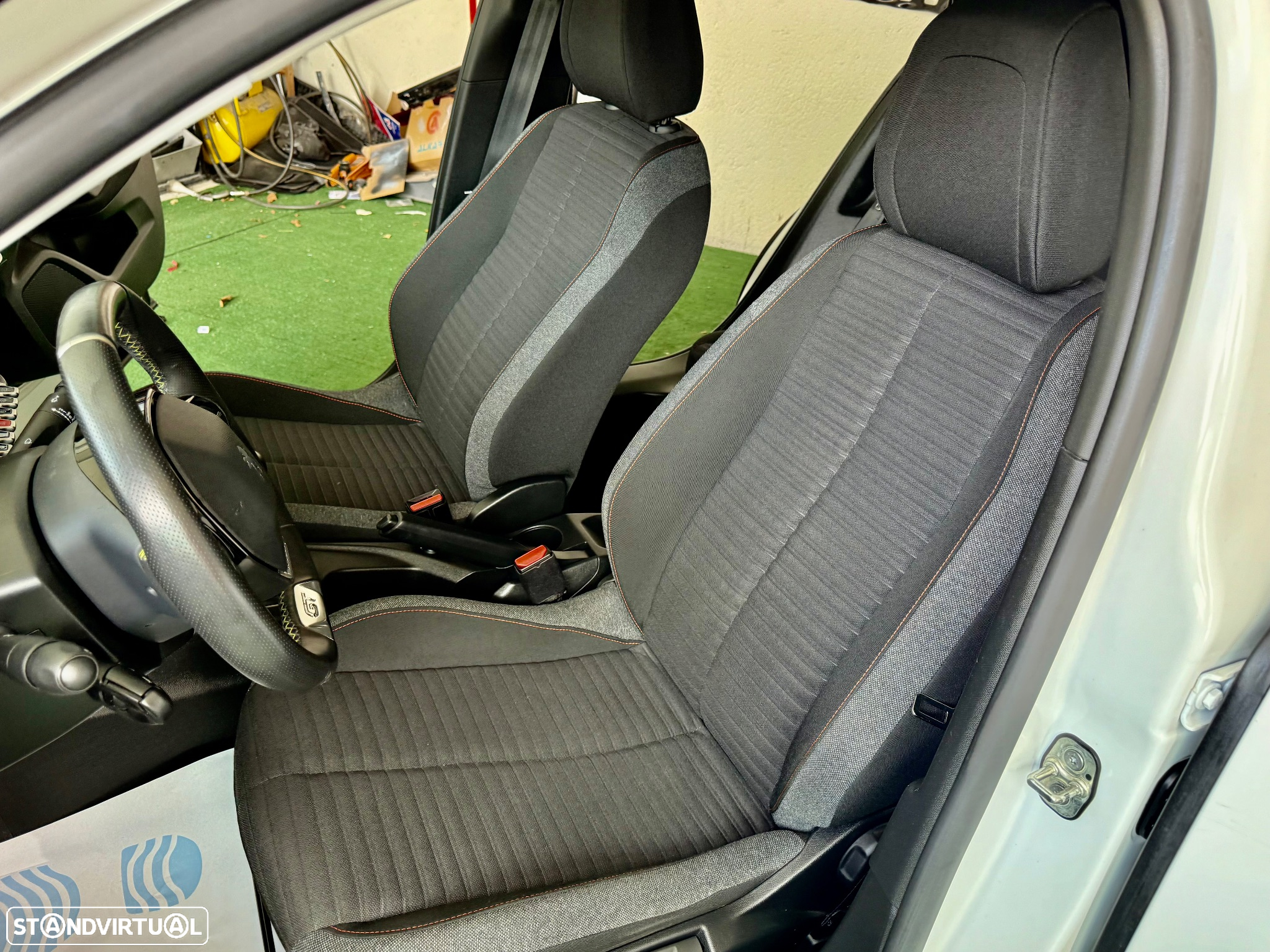 Peugeot 2008 1.5 BlueHDi GT - 34