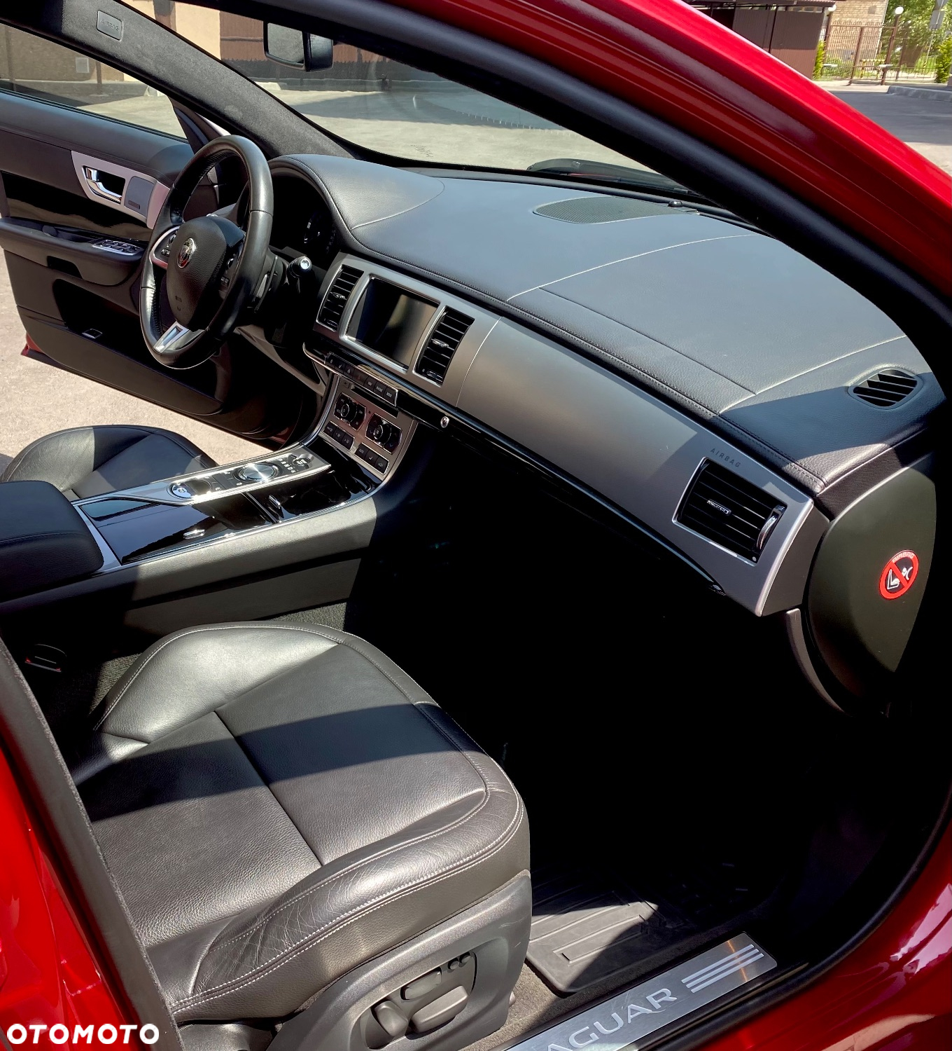 Jaguar XF 3.0 T AWD R-Sport - 10