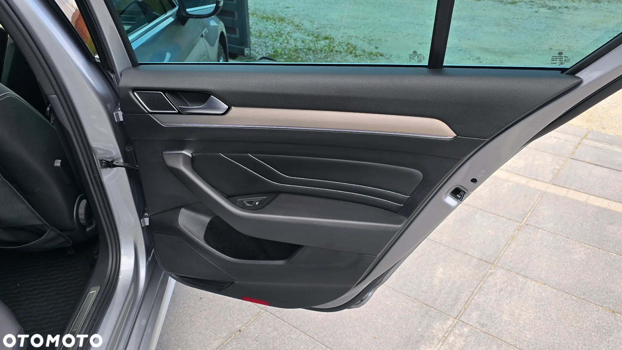 Volkswagen Passat 1.5 TSI EVO Elegance DSG - 34