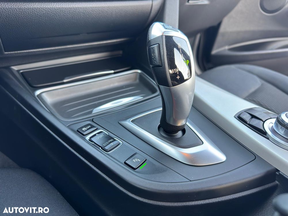 BMW Seria 3 320d Aut. - 7