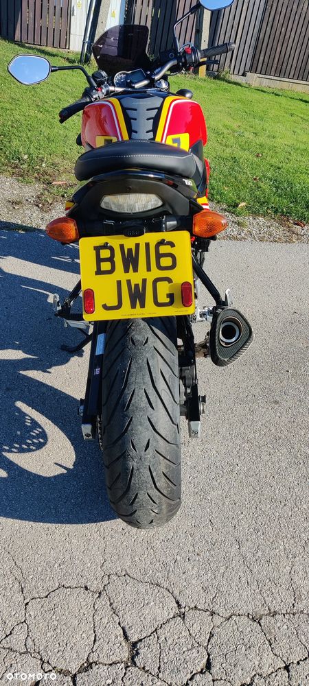 Suzuki GSR - 14