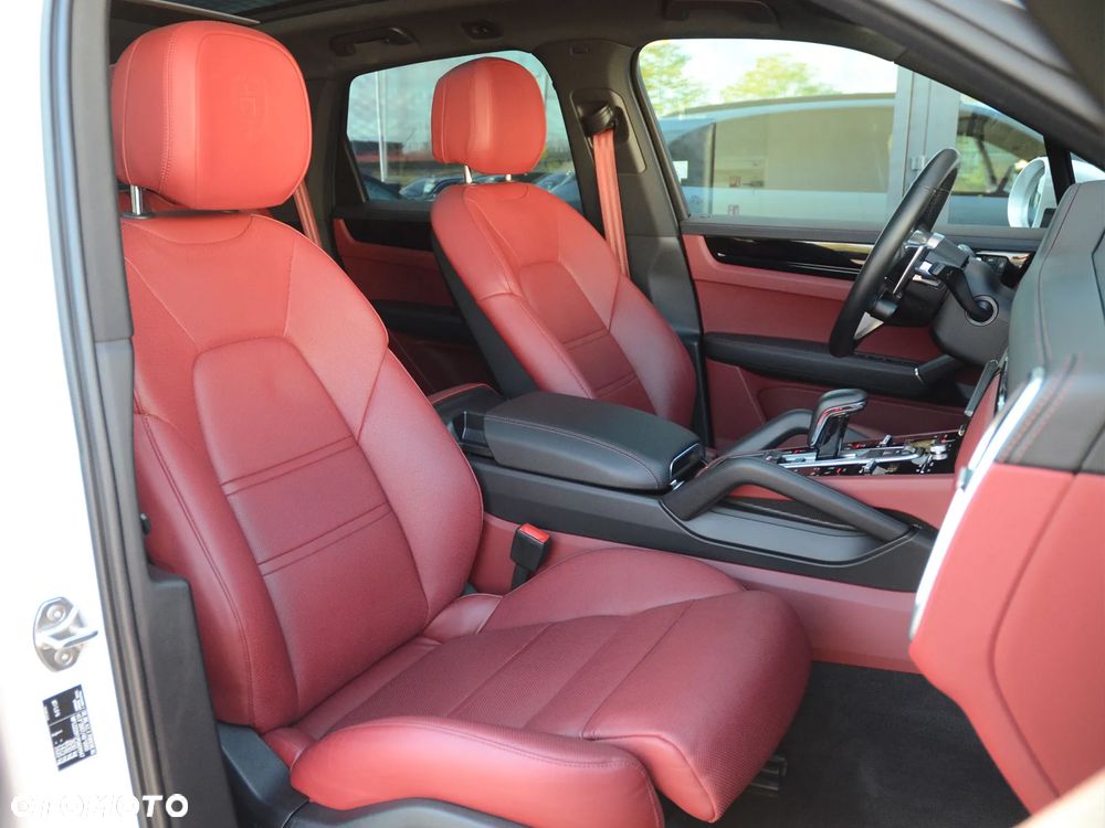 Porsche Cayenne - 5