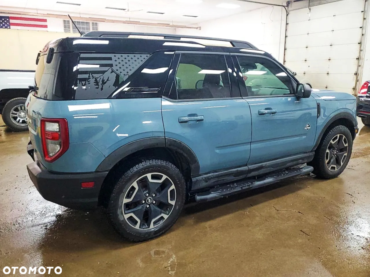 Ford Bronco - 3