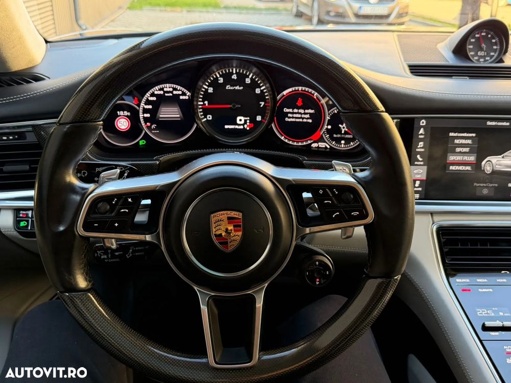 Porsche Panamera Turbo Sport Turismo - 15