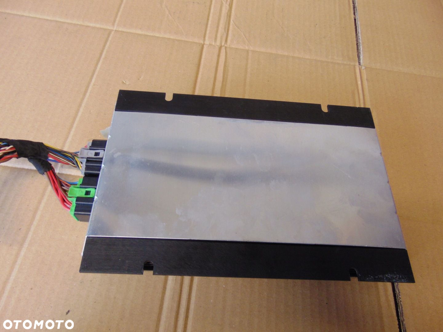WZMACNIACZ RADIA AUDIO PASSAT B6 - 3