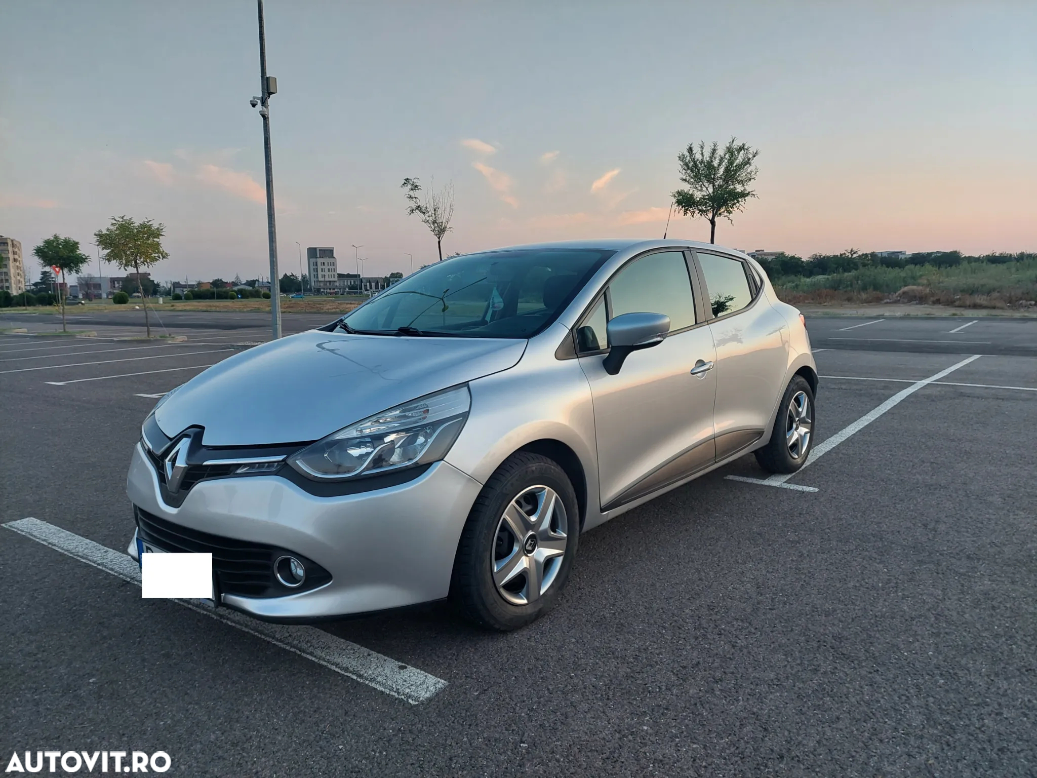 Renault Clio IV 1.5 dCi 75 Dynamique - 2
