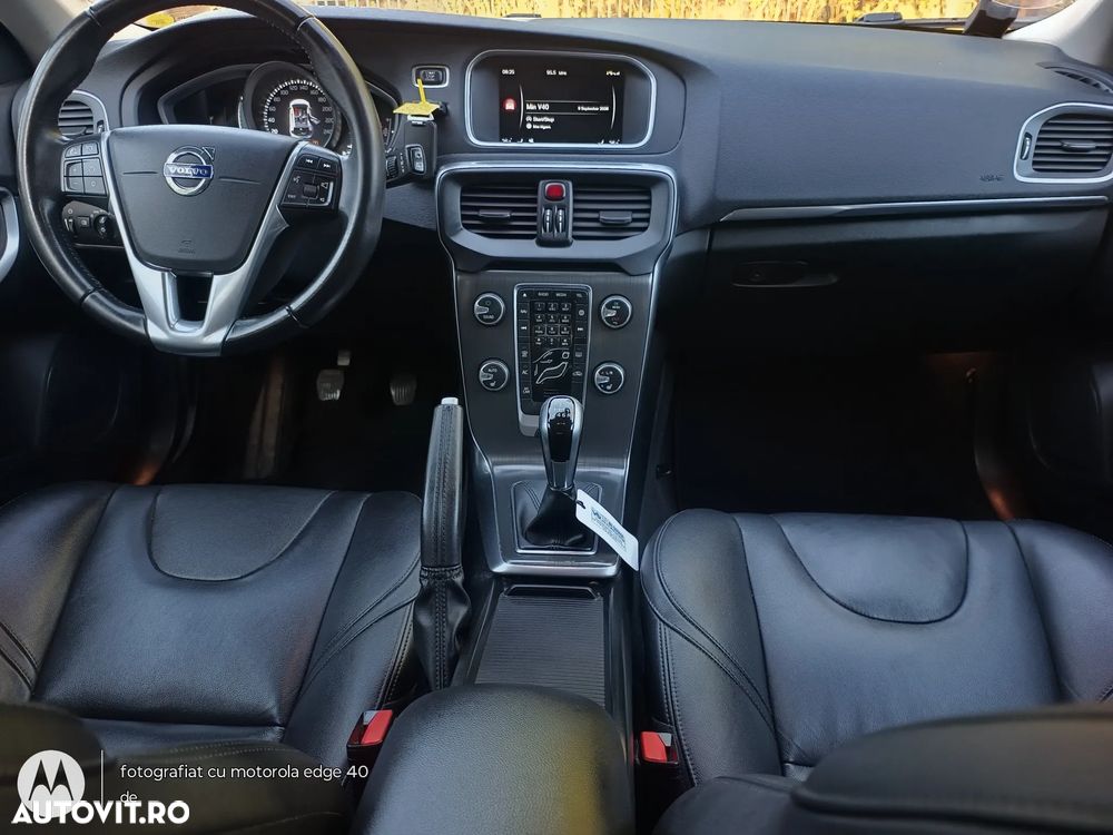 Volvo V40 T3 Momentum - 16
