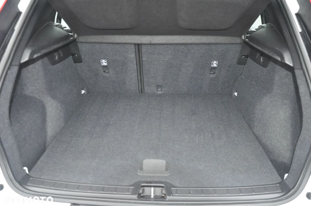 Volvo XC 40 D3 AWD - 16