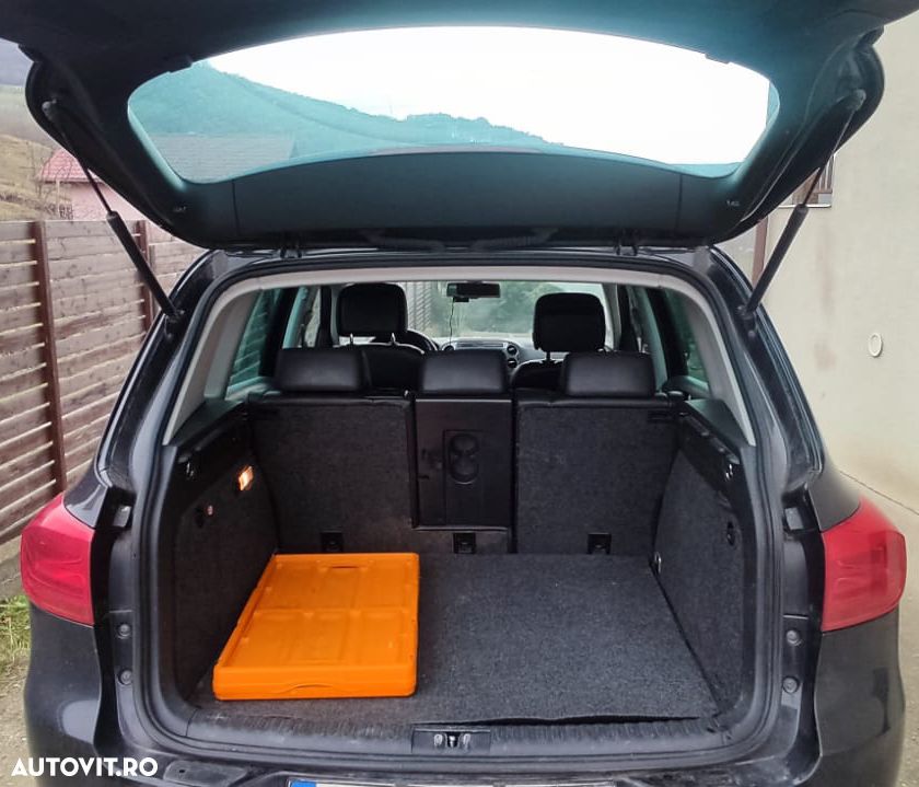 Volkswagen Tiguan 2.0 TDI DPF 4Motion BlueMotion Technology DSG Exclusive - 4