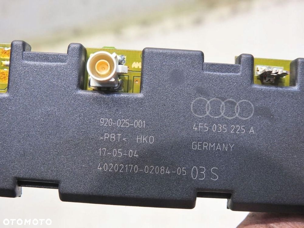 WZMACNIACZ ANTENY AUDI A6 C6 4F0035225A - 4