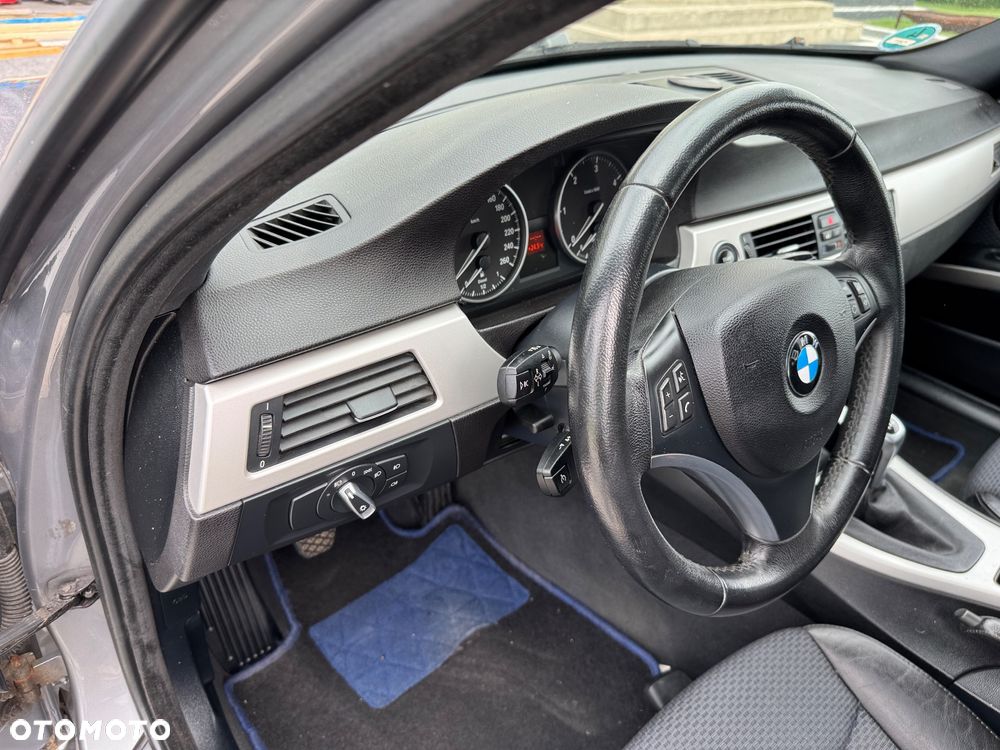 BMW Seria 3 320d DPF Touring - 19