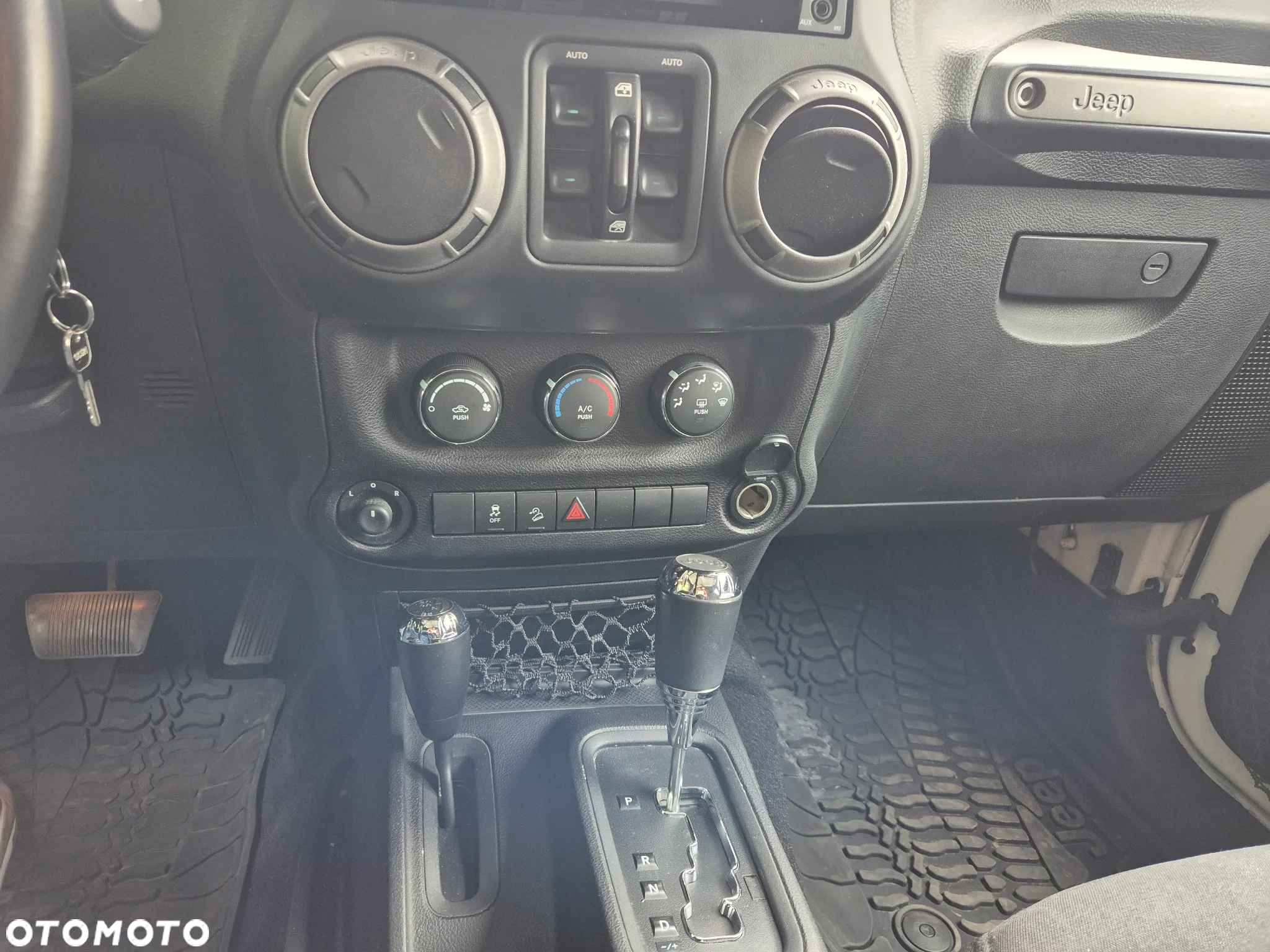 Jeep Wrangler - 31