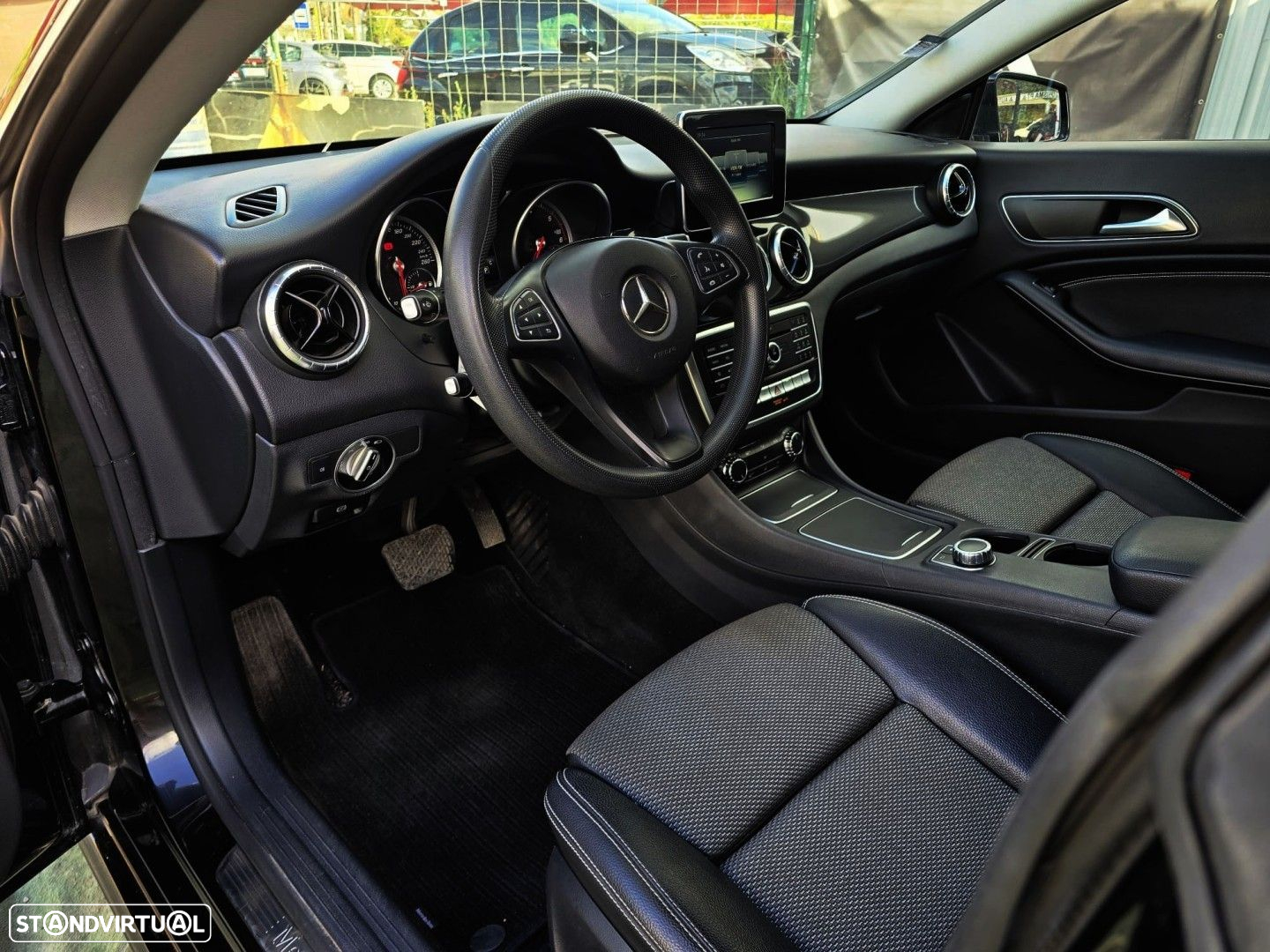 Mercedes-Benz CLA 220 d Shooting Brake Urban Aut. - 13