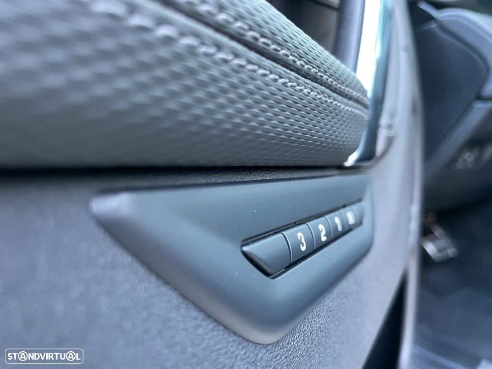 Land Rover Discovery Sport - 24