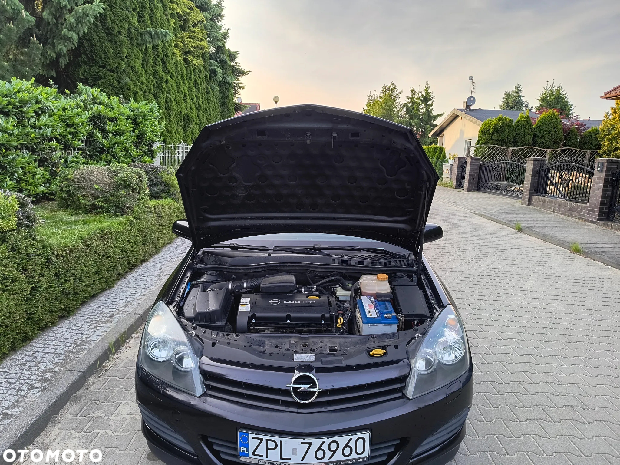 Opel Astra GTC 1.6 Sport - 21