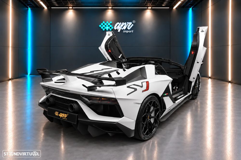 Lamborghini Aventador - 37