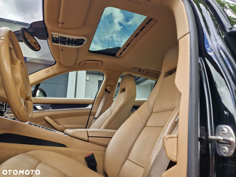 Porsche Panamera 4S PDK - 12