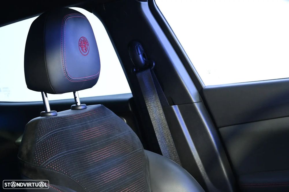 Alfa Romeo Tonale 1.3 Plug-In Hybrid Veloce e-AWD - 30