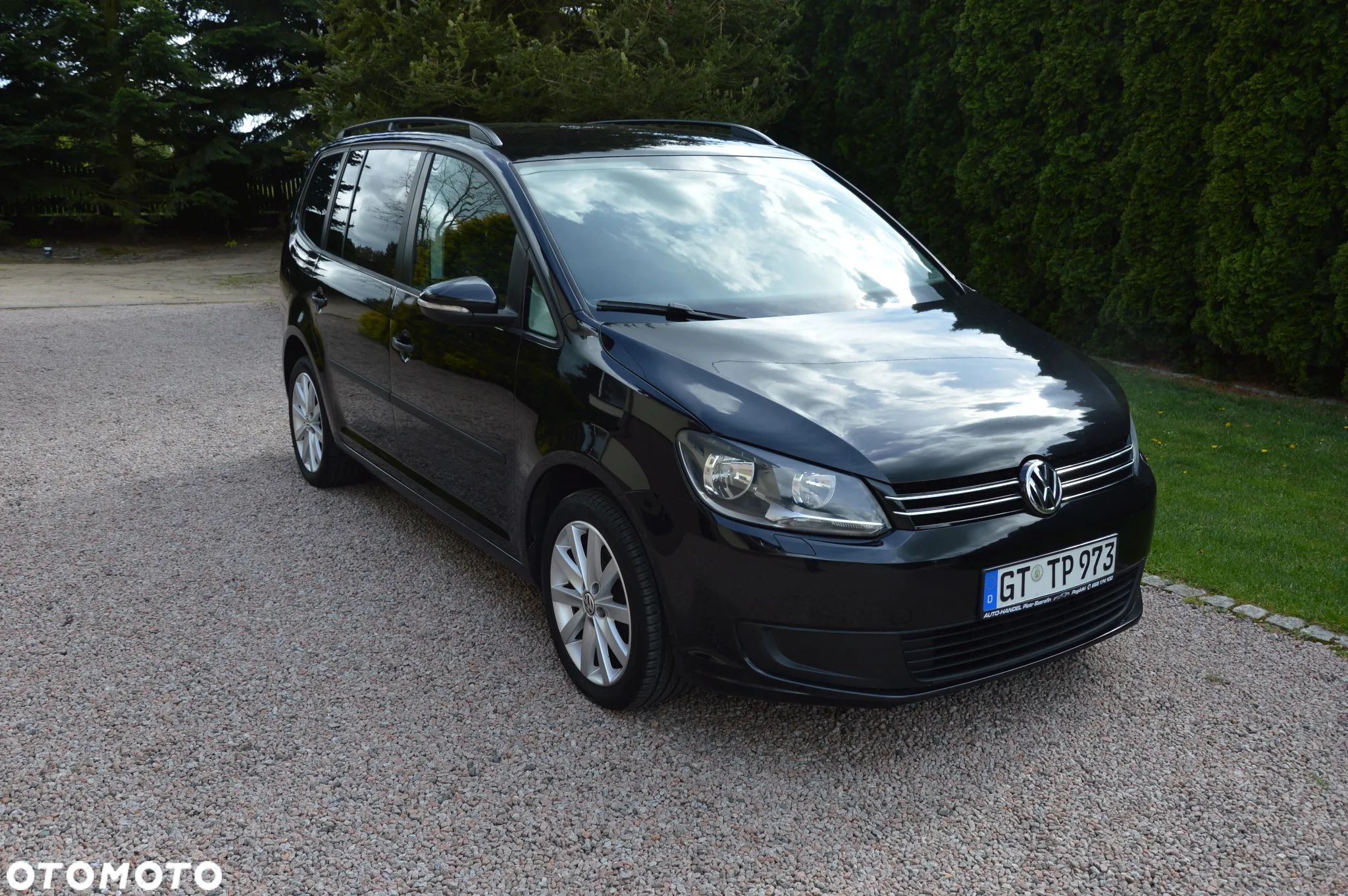 Volkswagen Touran - 1