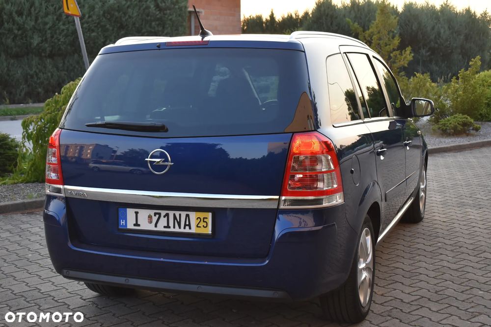 Opel Zafira - 11