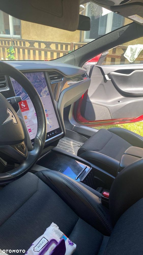 Tesla Model S - 9