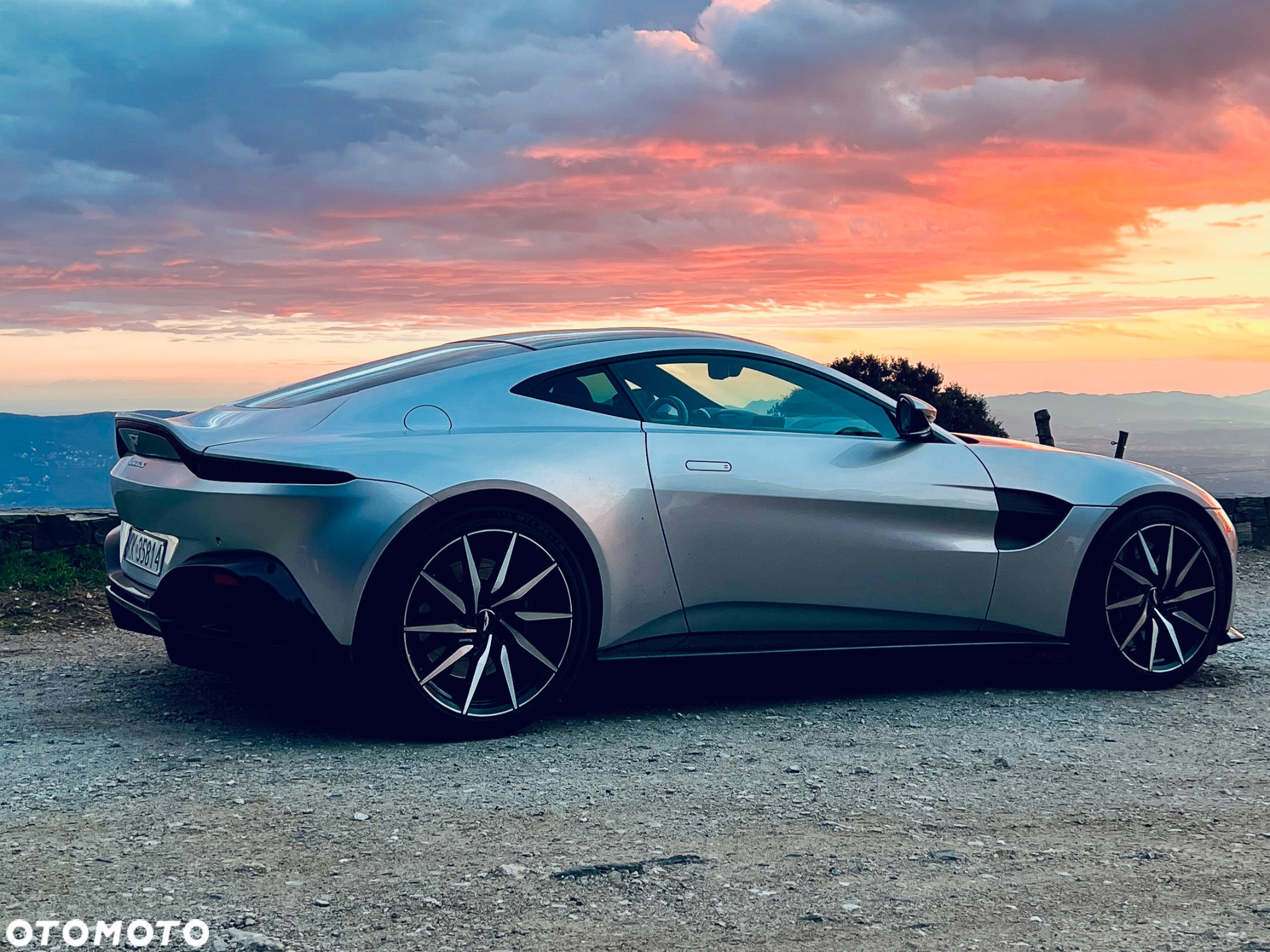 Aston Martin Vantage - 28
