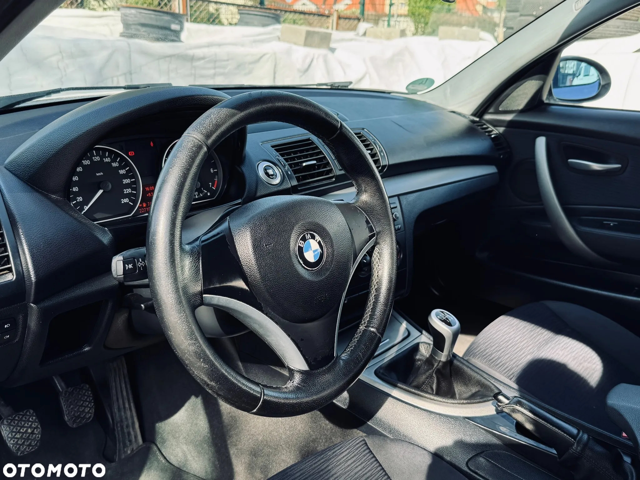 BMW Seria 1 116i - 15