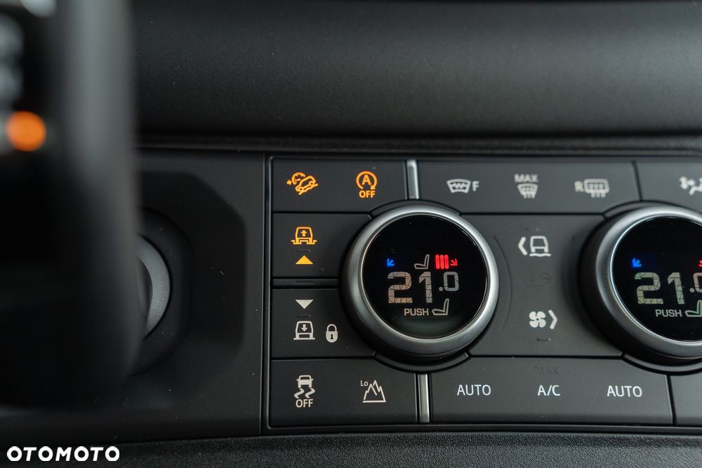 Land Rover Defender - 16