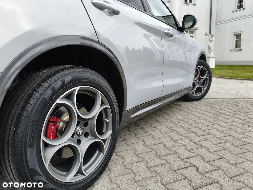 Alfa Romeo Stelvio 2.0 Turbo 16V AT8-Q4 Ti - 15