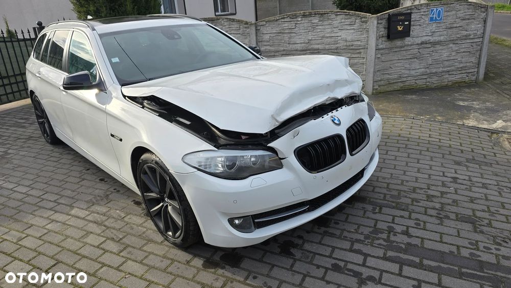BMW Seria 5 525d - 8