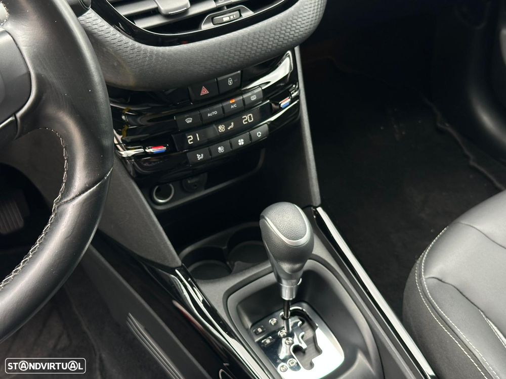 Peugeot 2008 PureTech 110 GPF Stop&Start EAT6 Allure - 24