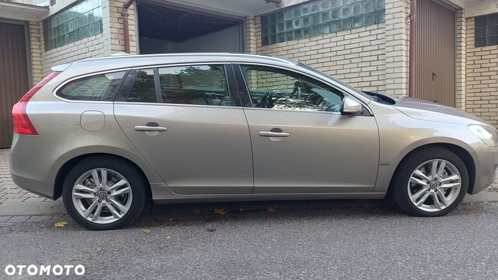 Volvo V60 D5 AWD Summum - 12