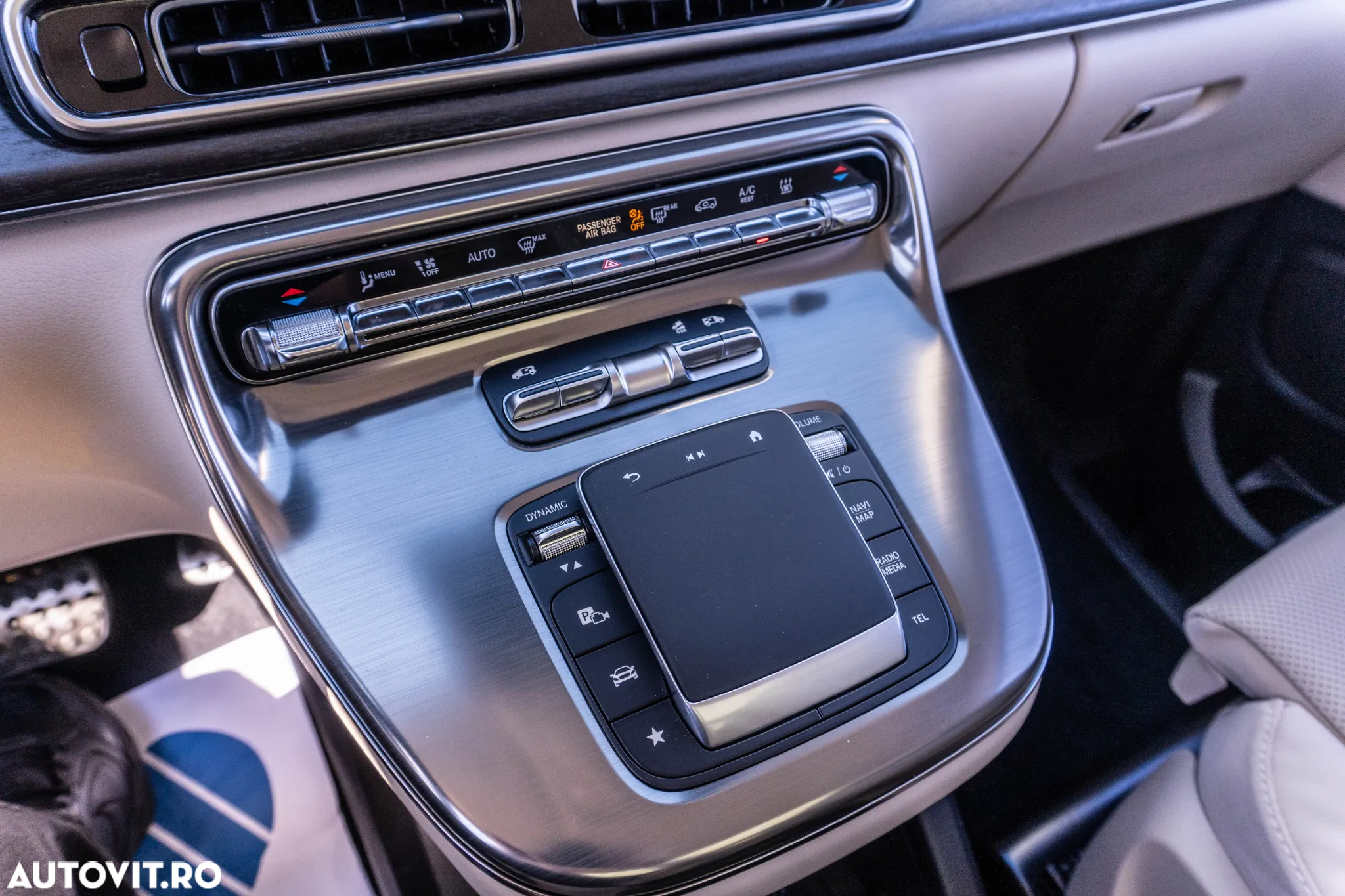 Mercedes-Benz V 300 d lang 9G-TRONIC Exclusive Edition - 27