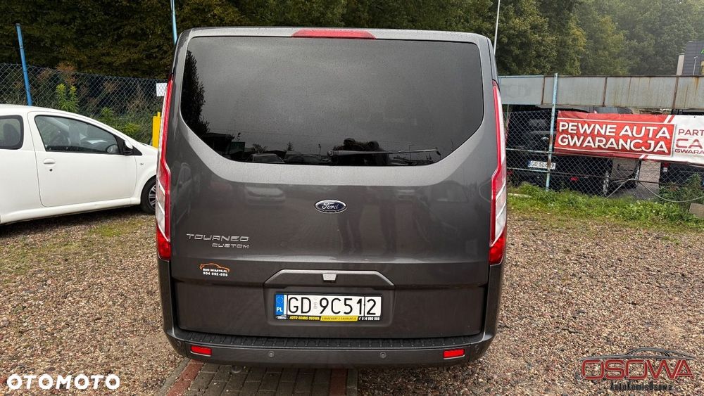 Ford Tourneo Custom - 12