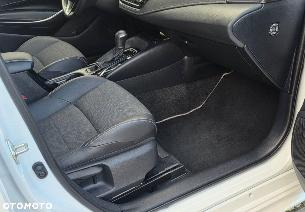 Toyota Corolla - 28