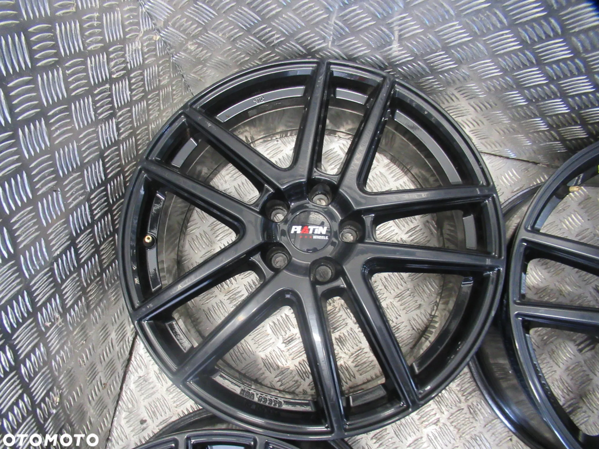 Felgi Vw Arteon Passat T-Rock Tiguan Audi A3 A4 A6 Q2 Q3 Q5 Mercedes Skoda 8Jx19 et47 5x112 - 3
