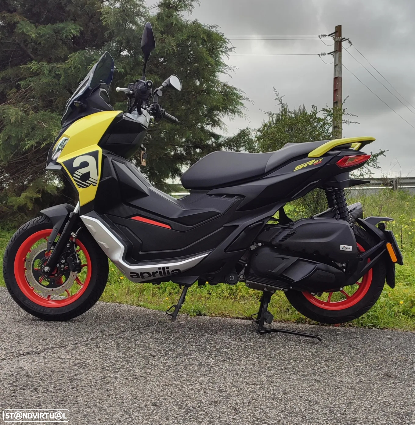 Aprilia SR SR GT - 2