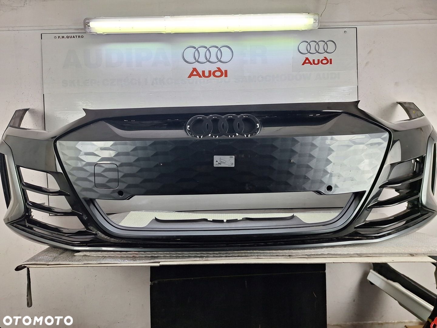 ZDERZAK AUDI RS GT E-TRON 4J3 2020-2024 ORYGINAŁ OE ASO KRATKA DYFUZOR - 1