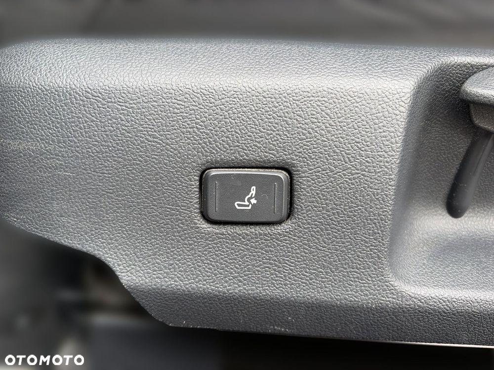 Toyota Corolla 1.8 Hybrid Comfort - 25