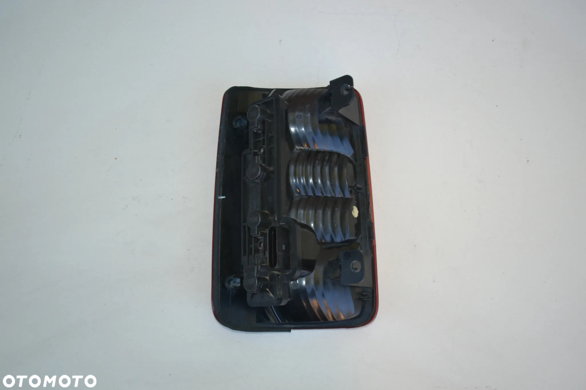 VW CADDY LAMPA TYŁ TYLNA PRAWA Z WKŁADEM ORYGINAŁ 2K0945112A - 2