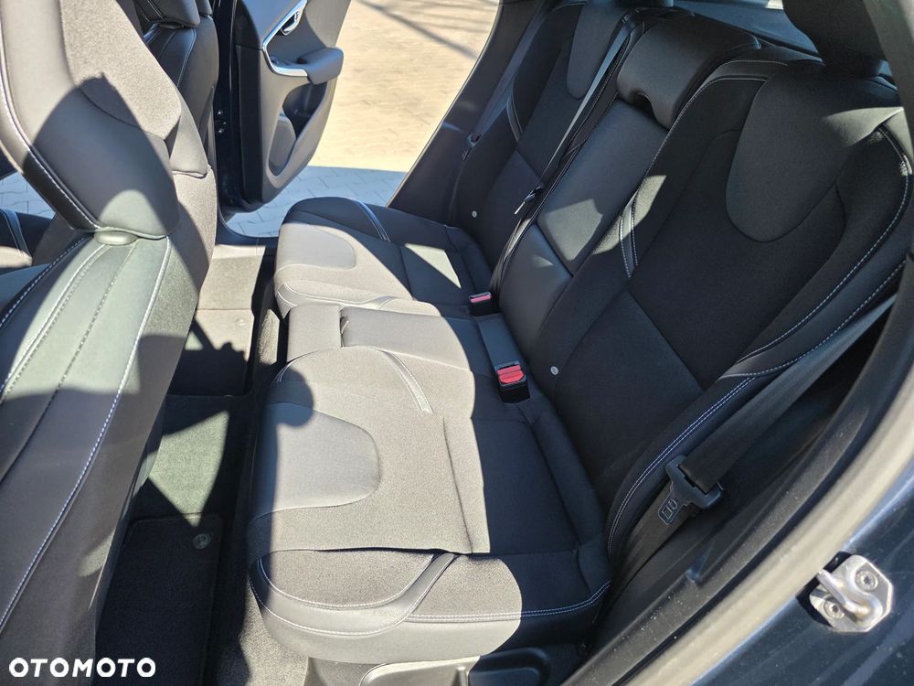 Volvo V40 D3 Geartronic Momentum - 22