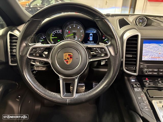Porsche Cayenne S E-Hybrid Platinum Edition - 32