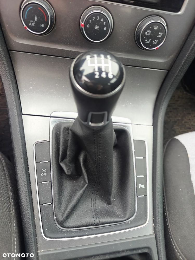 Volkswagen Golf - 8