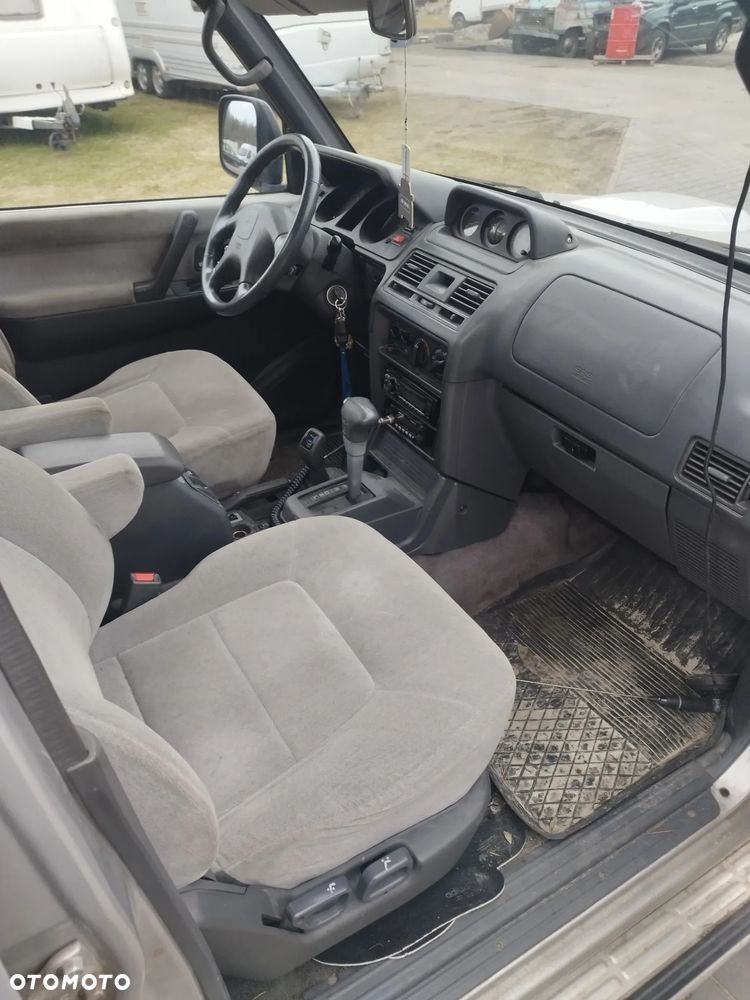 Mitsubishi Pajero - 5